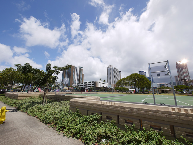 フォーハンドレッド　ケアヴェ近くの公園